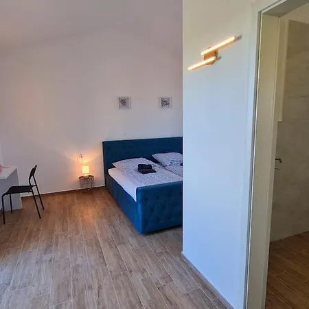 New Luxury-4 Bedroom House With Private Pool * Babici